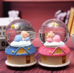 CT16 Quà tặng quả cầu tuyết heo ngủ trên mây