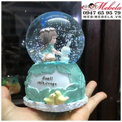 Quà lưu niệm, quà sinh nhật quả cầu tuyết cô bé và thỏ trắng có đèn, nhạc, có clip và ảnh chụp