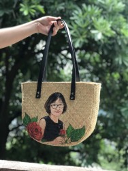 Túi cói bán nguyệt vẽ chân dung (giá tùy ảnh bạn yêu cầu)