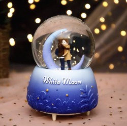 Quả lưu niệm quả cầu tuyết cặp đôi mặt trăng có tuyết fun tự động, đèn, nhạc