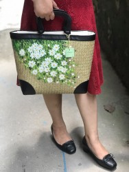 Túi cói quai gỗ vẽ tay hoa cúc hoạ mi