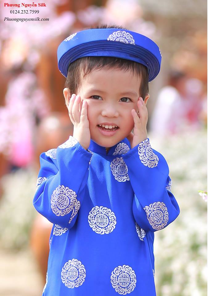Áo dài truyền thống gấm Thái Tuấn màu xanh cô ban cho bé trai